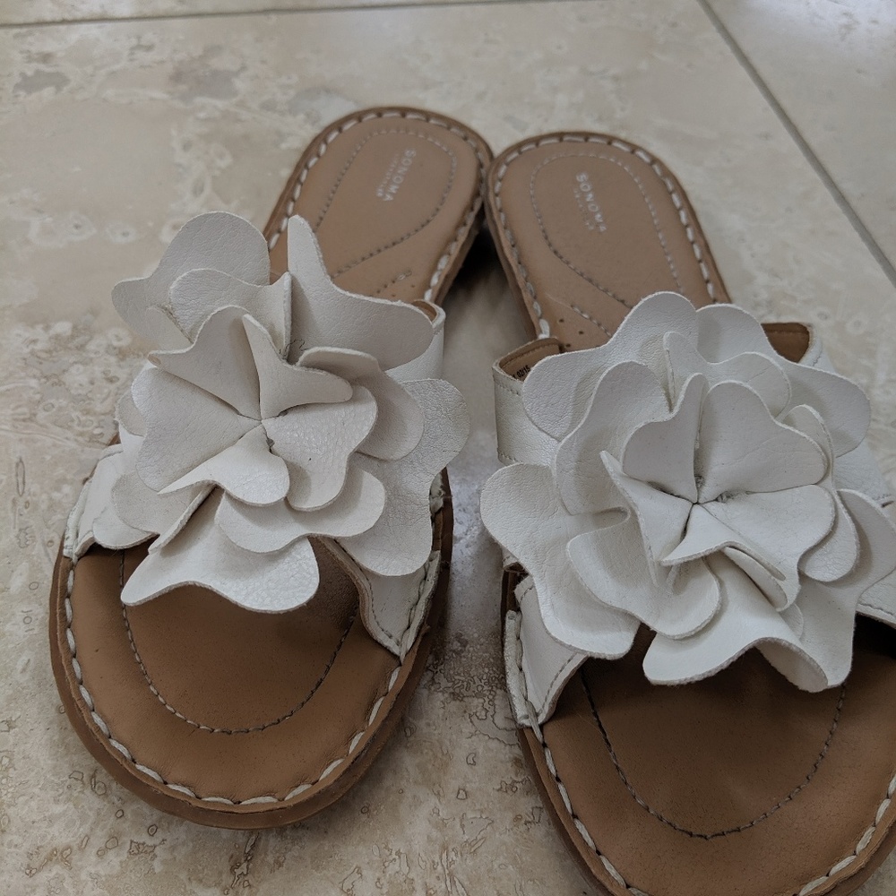 White Flower Sandals